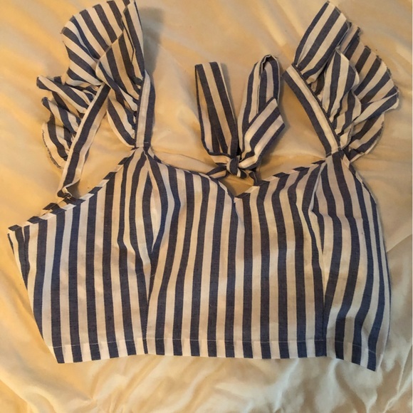 Tops 🆓 - Picture 8 of 14